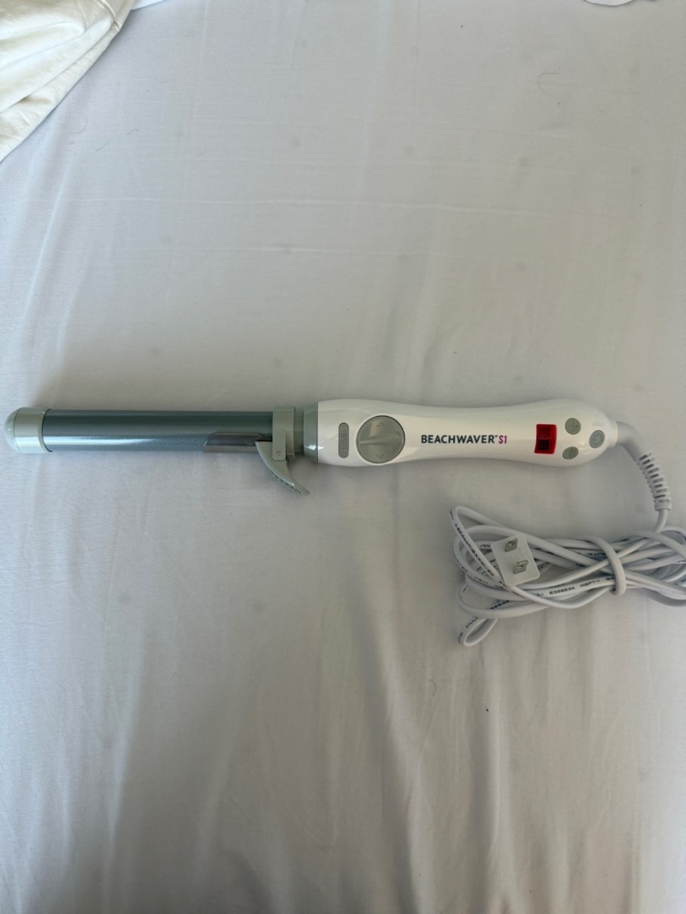 Beachwaver by The Beachwaver Co. White Curling Iron
